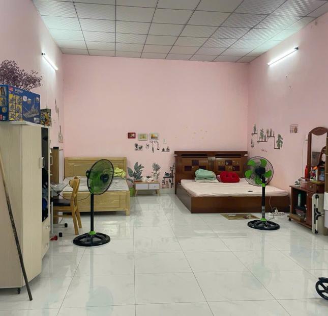 Nhà ngộp! Bán gấp nhà 155m2, ngang 4m gần KS Hoà Bình chỉ 2ty650