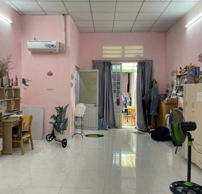 Nhà ngộp! Bán gấp nhà 155m2, ngang 4m gần KS Hoà Bình chỉ 2ty650