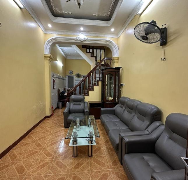 CHÍNH CHỦ CẦN CHO THUÊ NHÀ NGUYÊN CĂN PHỐ HÀO NAM 4 TẦNG, 35M2, 5 NGỦ, 3WWC, GIÁ 12.5 TRIỆU/THÁNG
