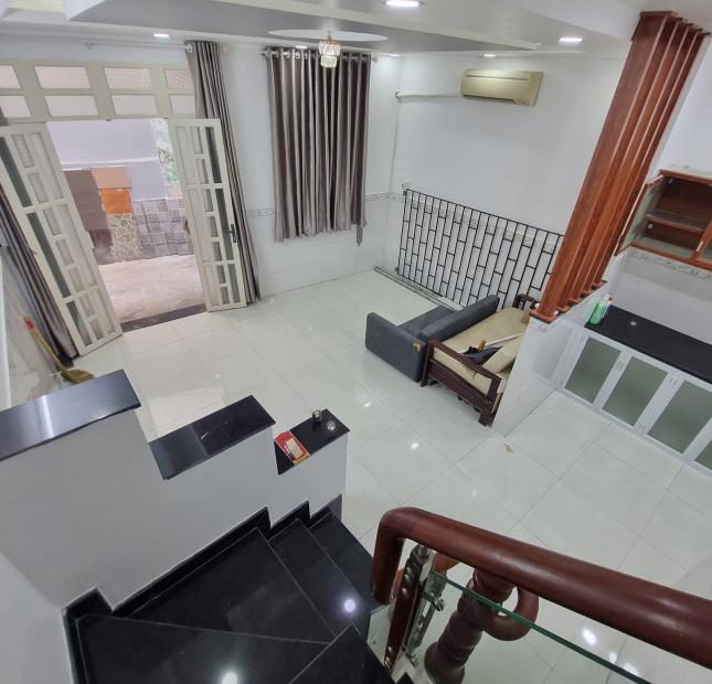 Bán nhà đường Thành Thái, phường 14, quận 10, 30m2, giá 4 tỷ 3