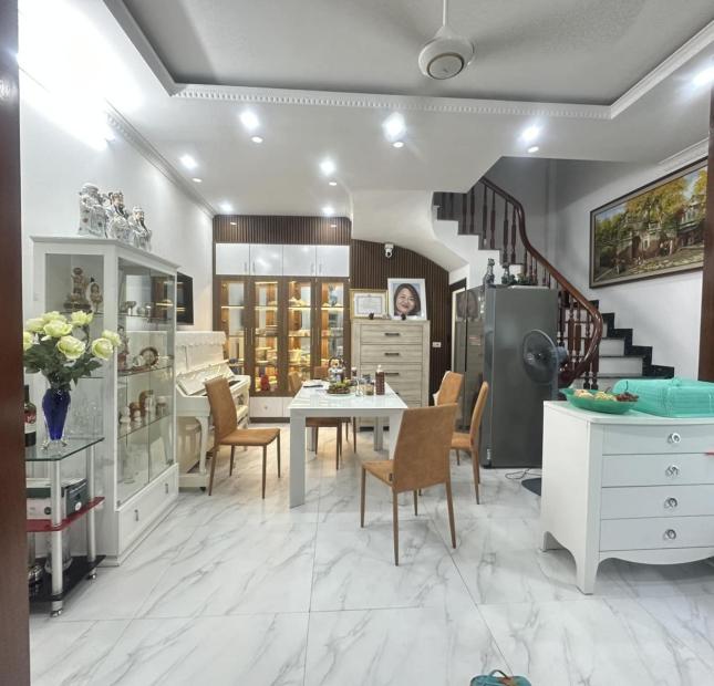 Thuỵ Khuê thông Võng Thị - Nhà mới full Nội thất ở ngay đón Tết 2024 - Ngõ trước nhà rộng 3m, đánh