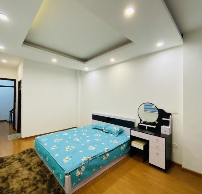 NHÀ ĐẸP Ở NGAY HỒ ĐẮC DI 42M2, 5 TẦNG, 7 PHÒNG, PHÂN LÔ CÁN BỘ, 2 THOÁNG, SÂN RỘNG, GIÁ 6.8 TỶ