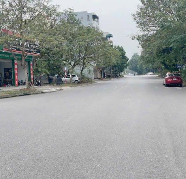 Bán đất mặt đường Tân Trào, KĐT Vạn Lộc, TP HD, 107.4m2, mt 8m, đường + vỉa hè 23.5m, KD tốt