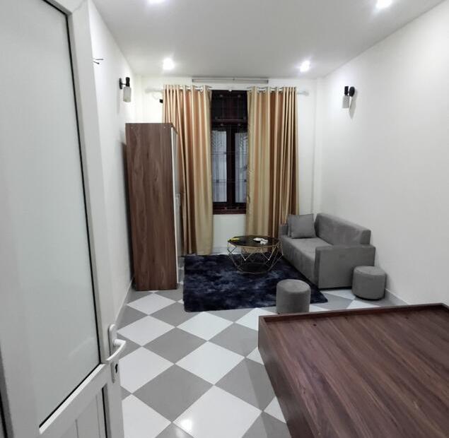 Chính chủ cần cho thuê căn hộ 2 phòng ngủ, 1WC tại chân cầu Long Biên, Hà Nội