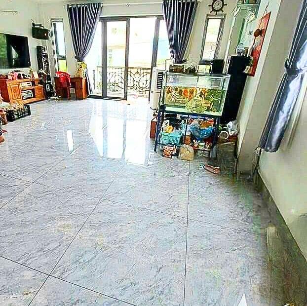 Bán Nhà Mặt Tiền 180m2 Kinh Doanh Đa Ngành, Hiệp Thành. Quận 12. Gía Rẻ