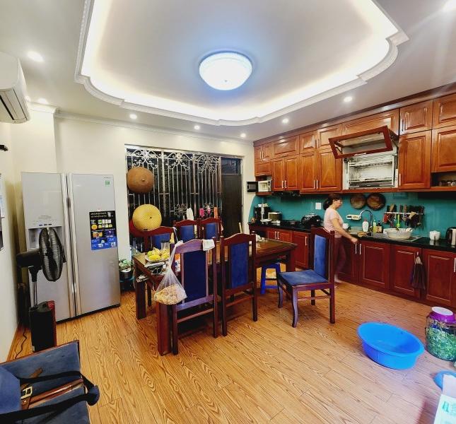 Vị trí đắc địa, kinh doanh phát triển: Nhà mặt phố 3 tầng, diện tích 70m2 tại Xóm Cầu Hữu Hòa,
