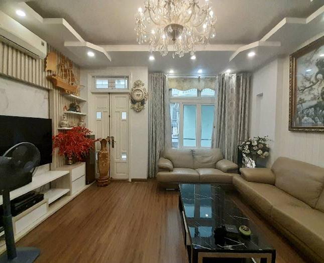 Bán nhà phố Hoàng Cầu thiết kế đẹp 50M2, 5T, MT4.8M Gara ô tô tránh gần Hồ Hoàng Cầu