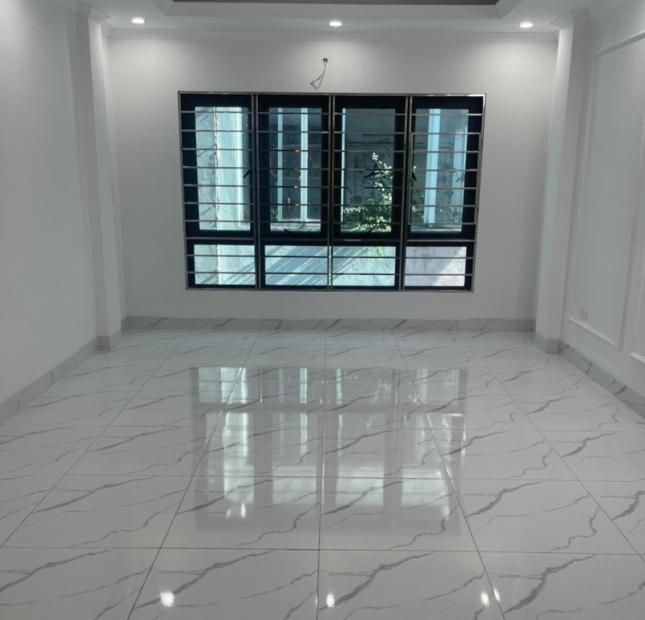 NHÀ MỚI TINH TẠI KIM GIANG, - 7 TẦNG - 30m2  4.35 TỶ
