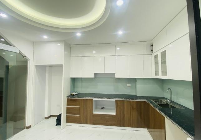 Bán nhà Thượng Thanh,Long Biên 58m2,5 tầng,oto đua,thang máy hơn 8 tỷ
