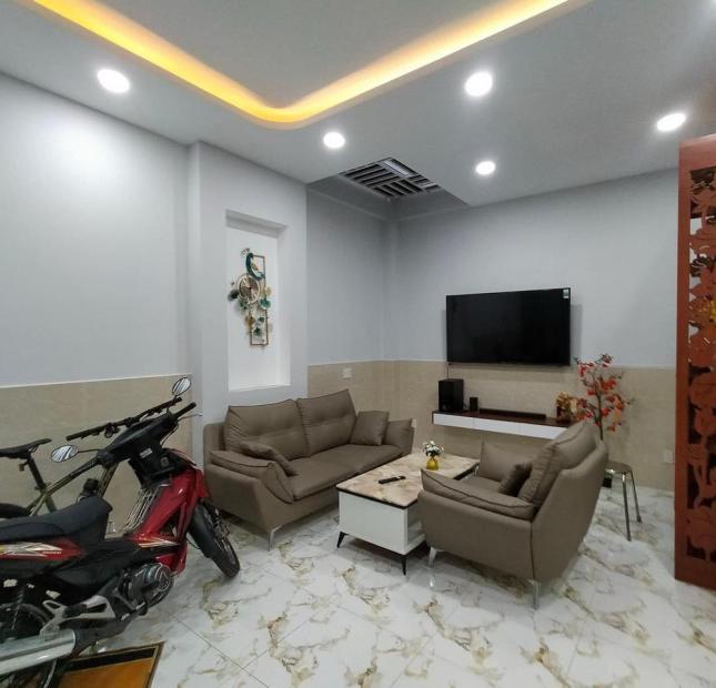 Hiếm Quận 3,bán nhà 5 tầng,39m2,3PN,ngang 6.5m,Trần Quang Diệu,ở ngay,5.X TỶ