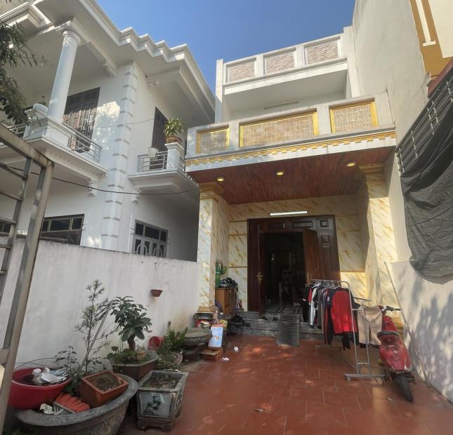 Bán căn nhà 2 tầng tại Khai Quang, Vinh Yên, Vĩnh Phúc. DT 101m2 giá 2.55 tỷ