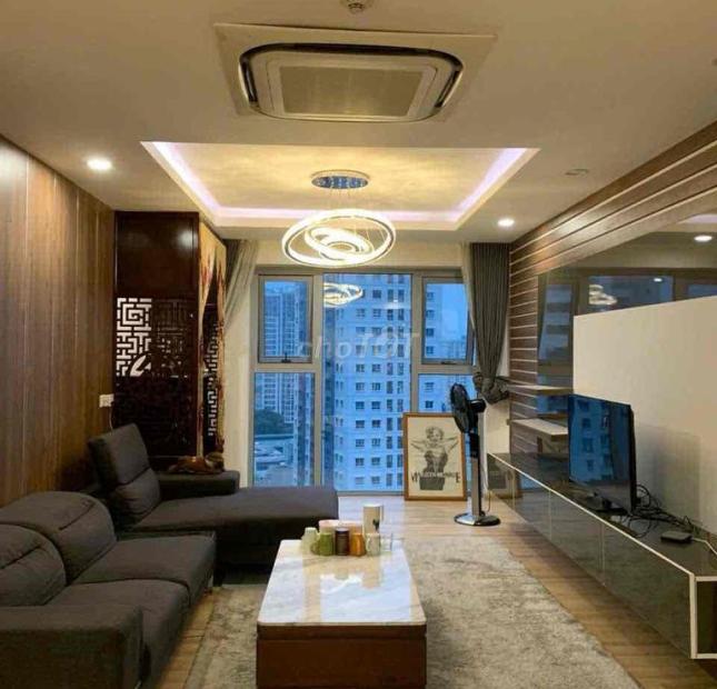 Gia đình cần cho thuê căn góc, tầng trung tại chung cư Imperia Plaza - 360 Giải phóng.