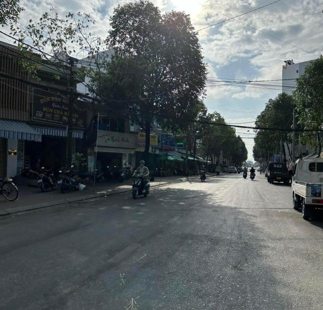 Bán nhà Mặt Tiền đường Đinh Tiên Hoàng cách đường Hùng Vương 50m , đang cho thuê 27tr/tháng