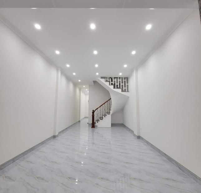 CHÍNH CHỦ BÁN GẤP NHÀ PL TRẦN QUỐC HOÀN CẦU GIẤY NGÕ THÔNG Ô TÔ >16 TỶ 61M 6T