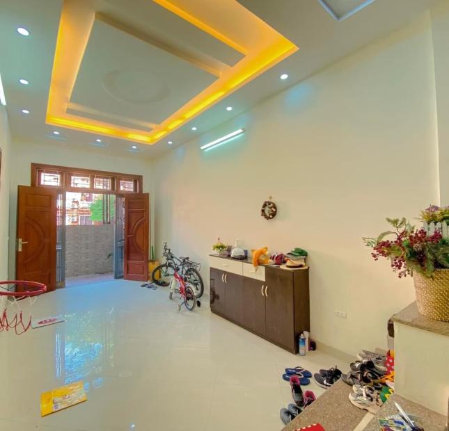 Bán căn hộ chung cư tại Phường Trung Hòa, giá 2.6 tỷ LH 0964907091