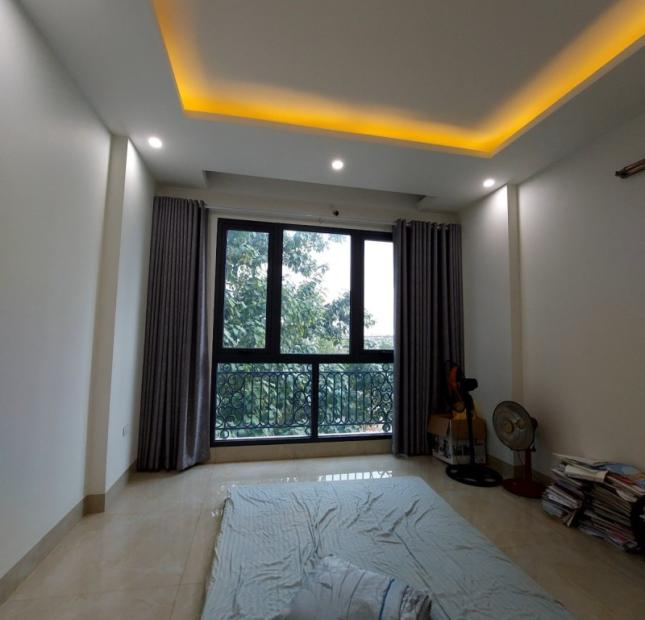 Bán nhà Chu Huy Mân,Long biên 52m2,5 tầng,Mt4m oto tránh chỉ 8 tỷ