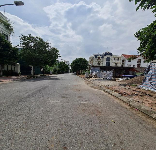 Nóng Bỏng Tay. 64m2 đất Tái định cư Trâu Quỳ view vườn hoa, 2 mặt thoáng. Lh 0989894845