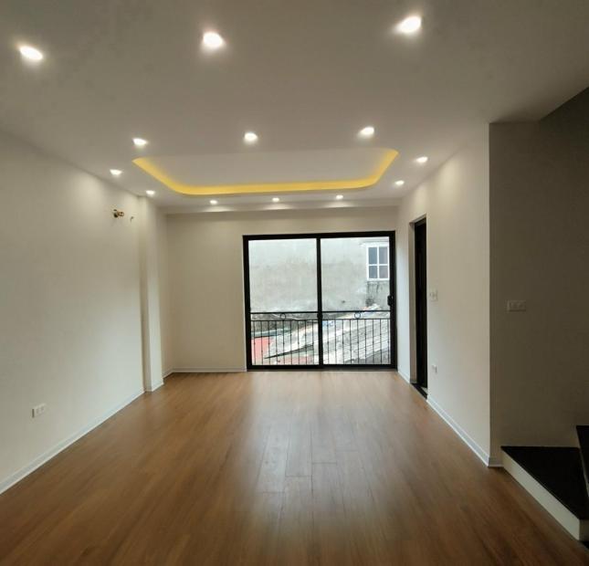 Bán nhà 32m2x5T ở Đa Sỹ- Hà Đông, ô tô gần nhà, vị trí đẹp, gần chợ Đa Sỹ. LH 0984672007