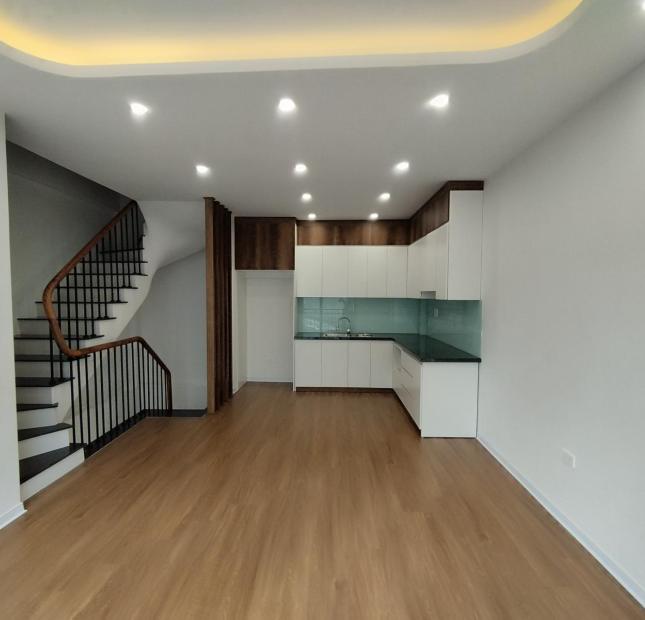 Bán nhà 32m2x5T ở Đa Sỹ- Hà Đông, ô tô gần nhà, vị trí đẹp, gần chợ Đa Sỹ. LH 0984672007