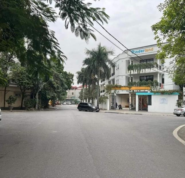  5.xxTỶ CÓ NGAY SIÊU PHẨM TẠI TT THẠCH BÀN FULL NỘI THẤT -ĐIỆN ĐƯỜNG TRƯỜNG TRẠM BAO QUANH